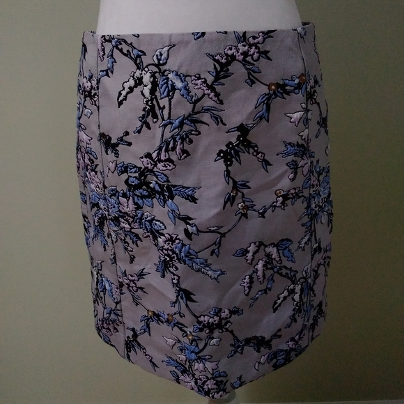 LOFT Floral Skirt - Picture 2 of 8